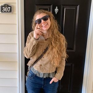 Meet your Posher, Amanda michael